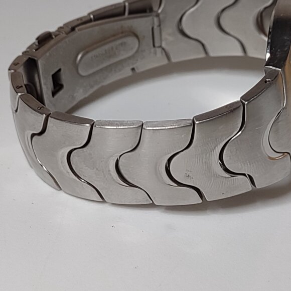 7 Inch Heavy Armitron Watch With Blue Dial - Picture 7 of 13